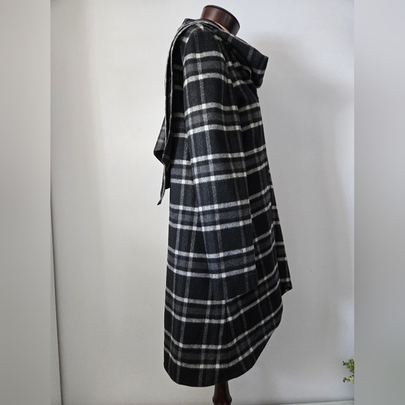 MARIO SERRANI Black, Grey Plaid Wrap Coat, Attached Scarf.Purple Silky Lining.8 - Picture 4 of 15
